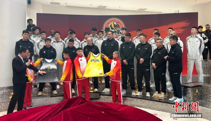 吉林长白山恩都里男篮完成大换血 新赛季目标直