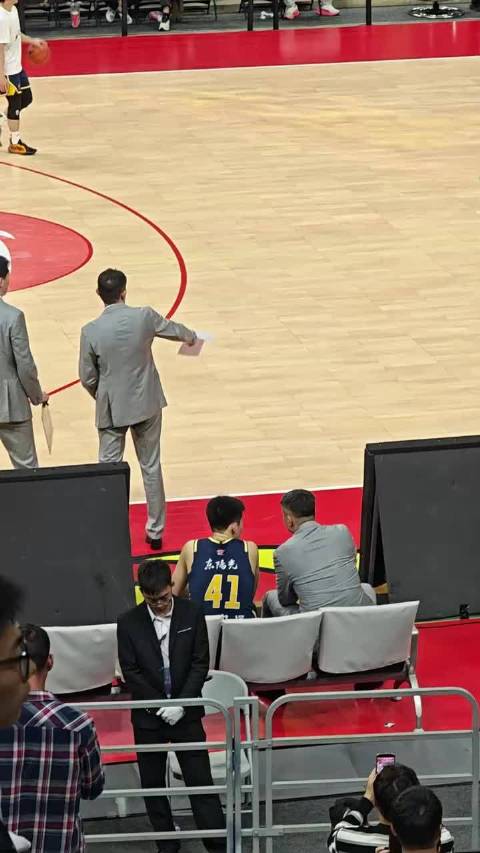 山西男篮惨败上海，偰李永炜单挑中投17分难救主