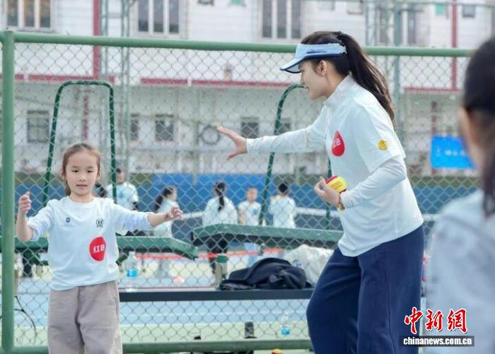 粤港澳大湾区青少年网球培训湛江站开营仪式举