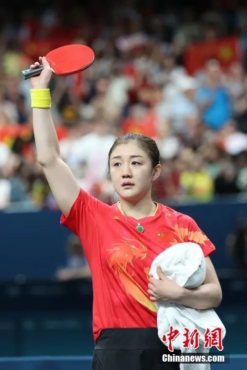 陪陈梦夺冠的翡翠吊坠藏着哪些玄机？设计师揭